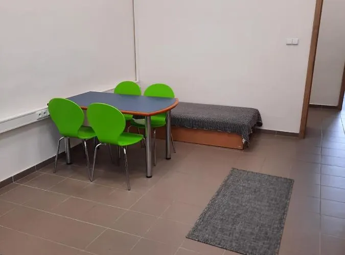 Pensión Cafe 3*